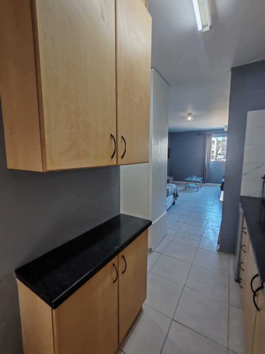 To Let 1 Bedroom Property for Rent in Humewood Eastern Cape